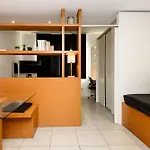 Omar do Rio: Moderno Qto&Sala com vista p/ Cristo Redentor, a 160m do metrô Siqueira Campos e 650 metros da Praia de Copacabana, c/ Smart TV, Internet 250mbps e workstation (SQC 143/918)